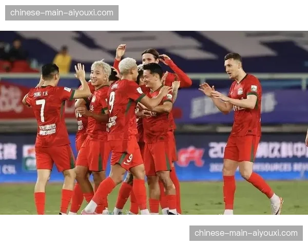 贝维斯6次成功过人+6次关键传球，三镇中场控制力占优
